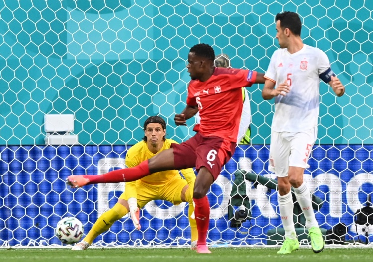 羅馬諾：扎卡里亞轉(zhuǎn)會吉達(dá)國民的交易凍結(jié)，各方都認(rèn)為交易已終止