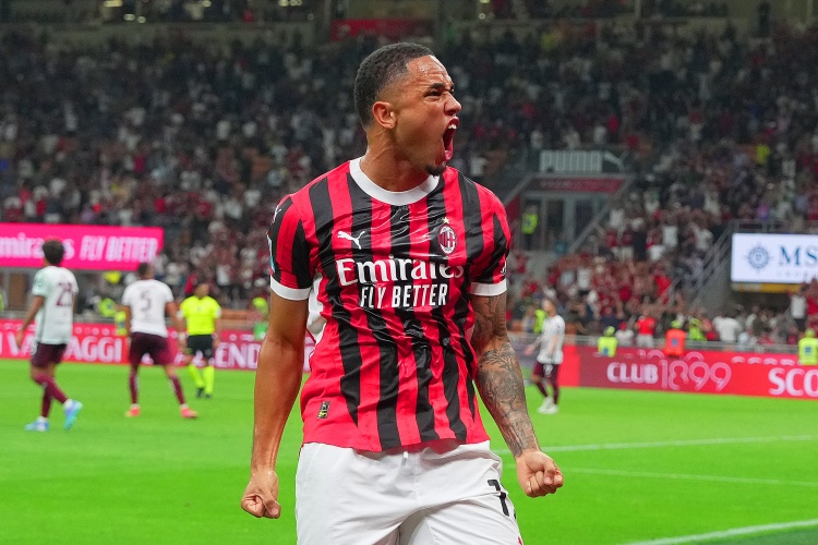 斯基拉：奧卡福轉(zhuǎn)會利茲聯(lián)進最后階段，轉(zhuǎn)會費2000萬歐&年薪240萬