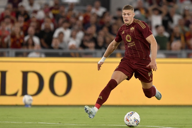 記者：多夫比克也在米蘭的引援名單之中，羅馬愿意放人