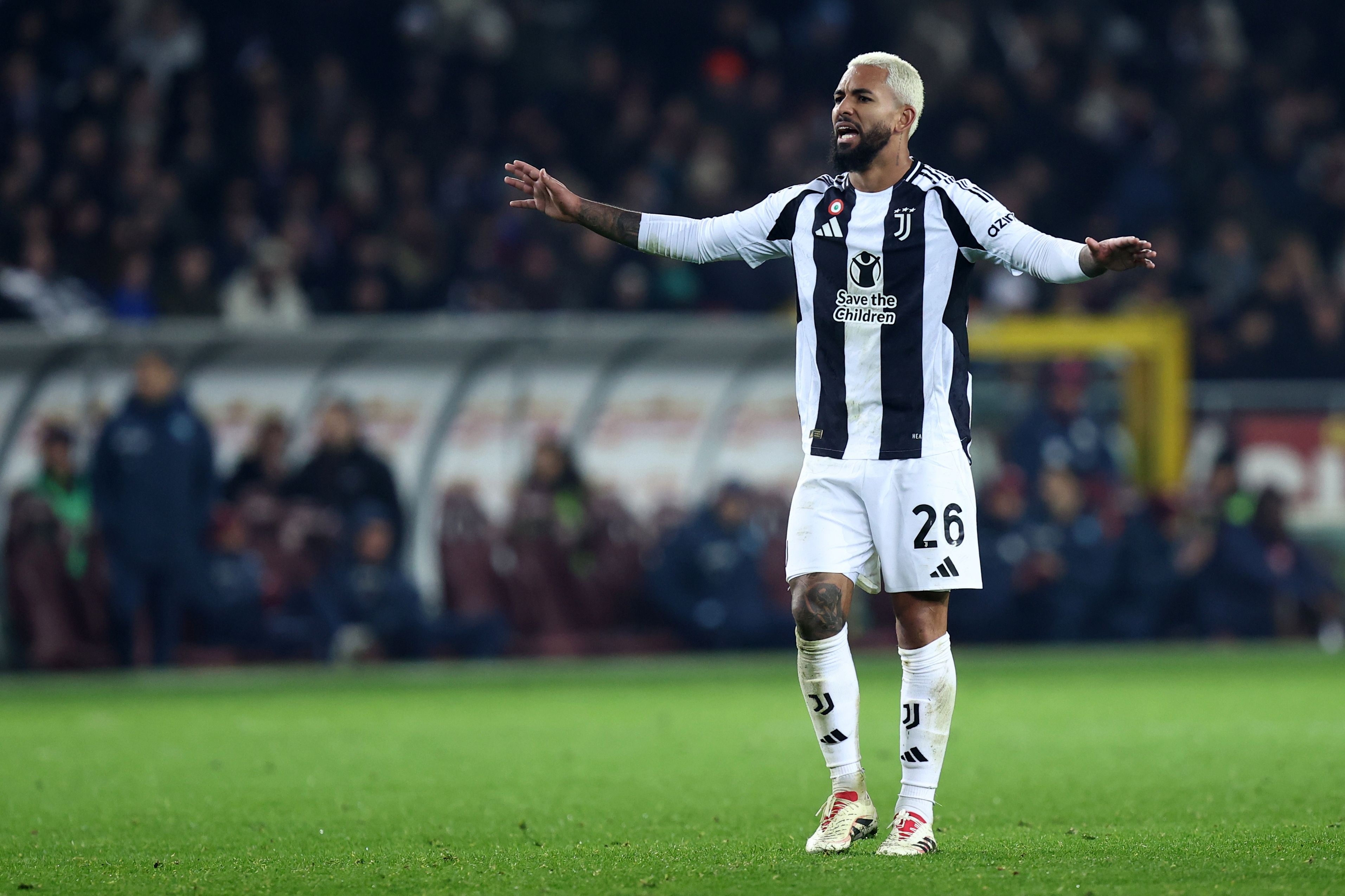 都體：道格拉斯-路易斯接近加盟森林，目前尤文已在討論轉(zhuǎn)會細(xì)節(jié)