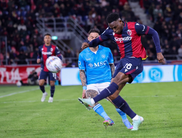 迪馬：桑德蘭仍在追求盧庫米，但博洛尼亞態(tài)度強(qiáng)硬拒絕放人