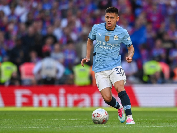 記者：埃切維里未能加盟對赫羅納是打擊，球隊還可能從曼城引援