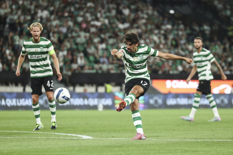 葡媒：特林康對加盟利雅得勝利沒興趣，葡體會在月底前與球員續(xù)約