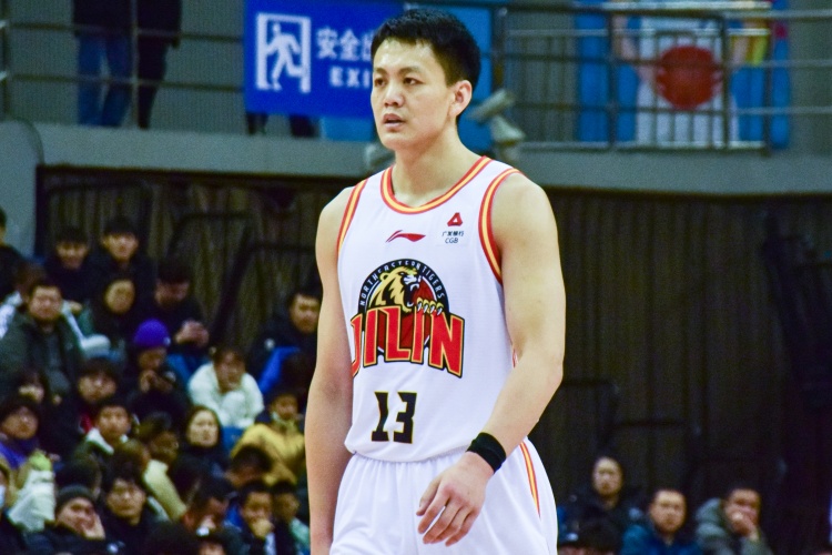 若遼籃和姜宇星簽下頂薪 簽約年限最短1年最長(zhǎng)4年 薪水最高600萬(wàn)