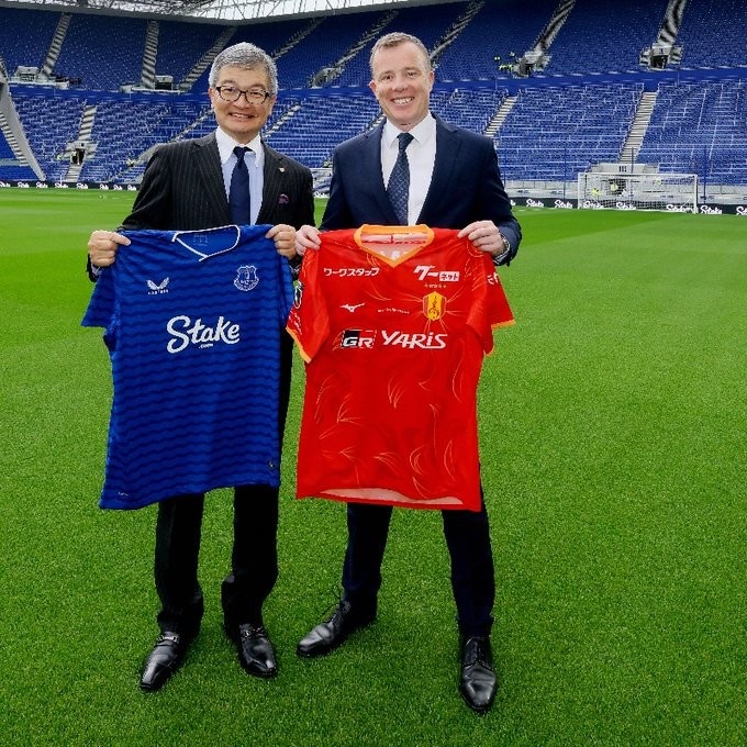 官方：埃弗頓與名古屋鯨達(dá)成戰(zhàn)略合作，雙方將定期交流