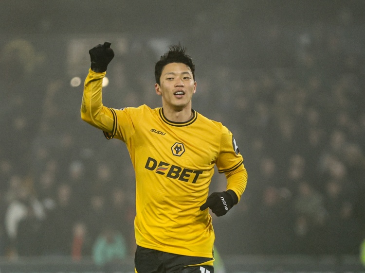 talkSPORT：狼隊(duì)不愿放拉爾森&黃喜燦 接近簽赫羅納中衛(wèi)克雷吉奇