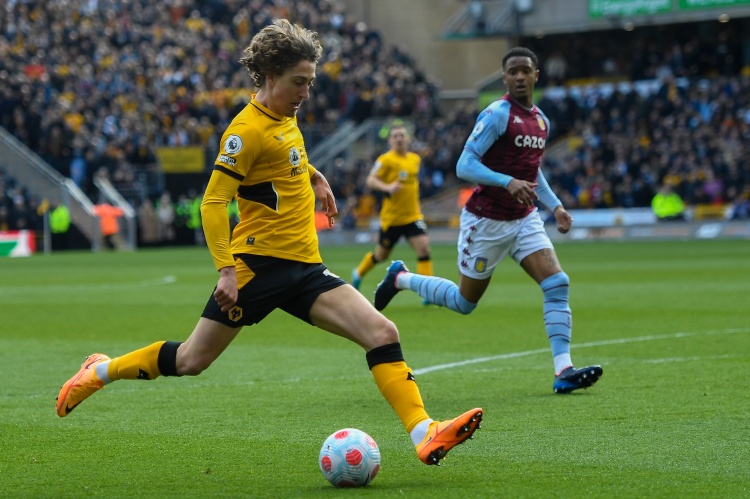 意媒：羅馬聯(lián)系狼隊(duì)，想先租后買法比奧-席爾瓦&提供200萬歐年薪