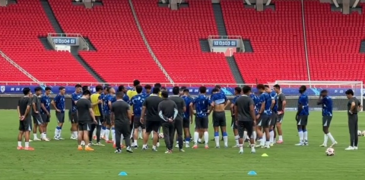 記者：吳曦、謝鵬飛未參加合練，明天對陣三鎮(zhèn)出場可能性不大