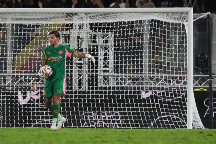 羅馬諾：1200萬歐報(bào)價(jià)不足以說服曼城放埃德森，但費(fèi)內(nèi)巴切在爭取