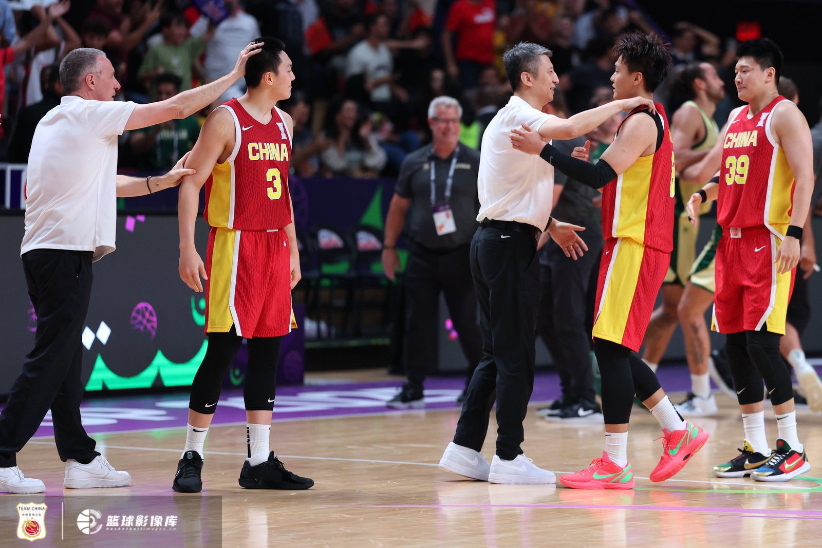 郭士強(qiáng)：我認(rèn)為這屆男籃是最無私奉獻(xiàn)的一屆 沒人看重個(gè)人數(shù)據(jù)