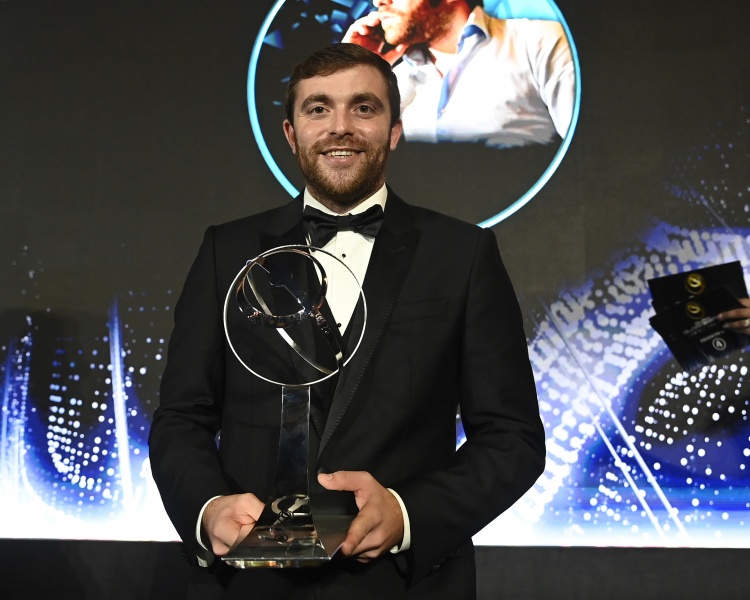 權威！羅馬諾回復球迷：之前報多納魯馬你們都不信，現(xiàn)在又說愛我