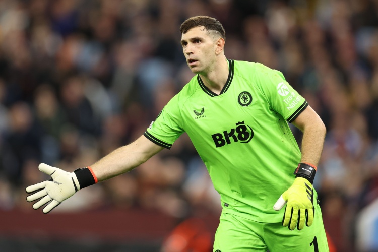 羅馬諾：馬丁內(nèi)斯已告知維拉自己想加盟曼聯(lián)，個(gè)人條款已談妥