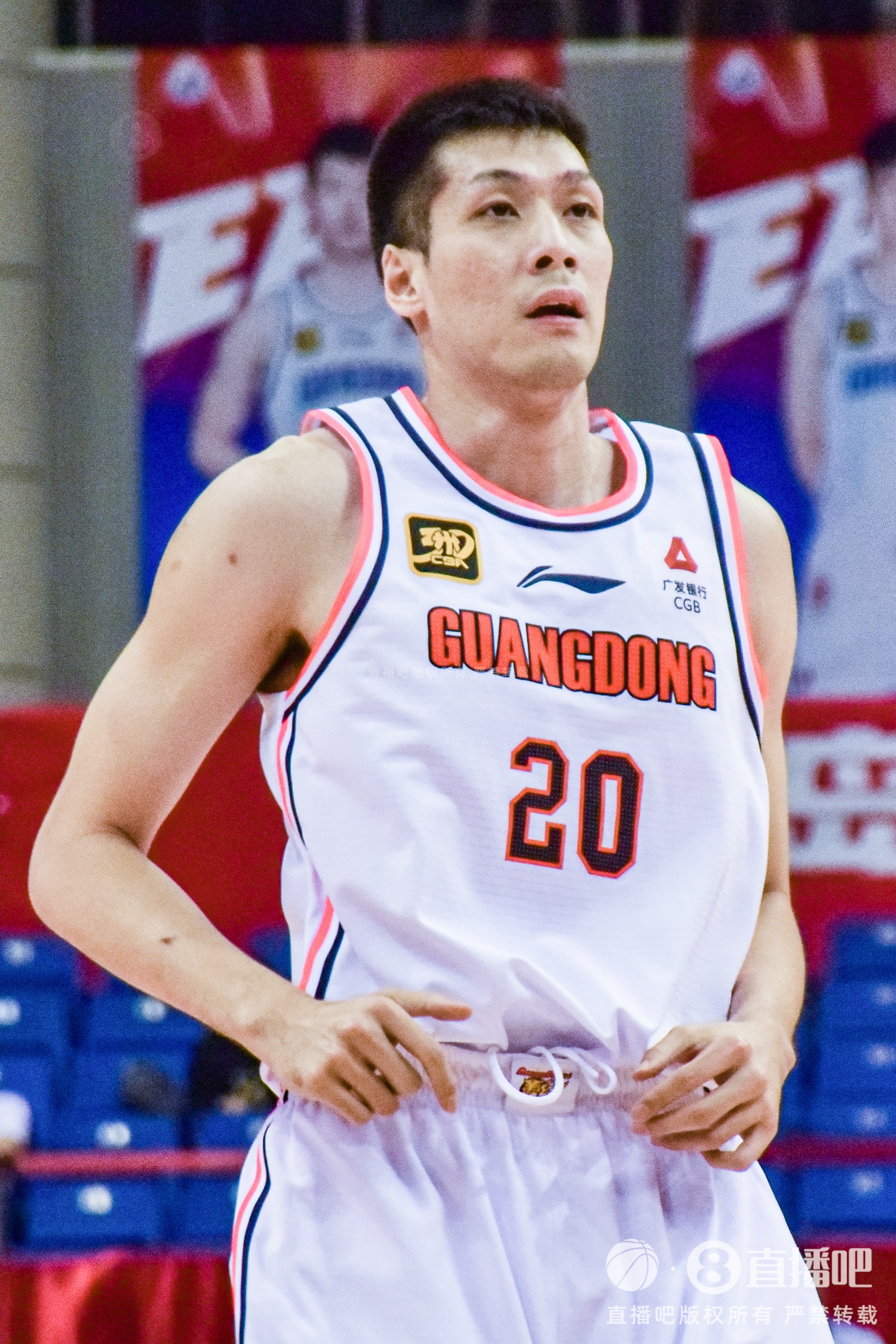 媒體人：CBA同位置球員中不如韓德君、任駿飛、黃榮奇的大有人在