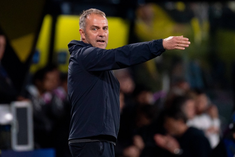 弗里克：對巴薩表現(xiàn)非常不滿失誤太多了，VAR缺失并不是我的職責(zé)