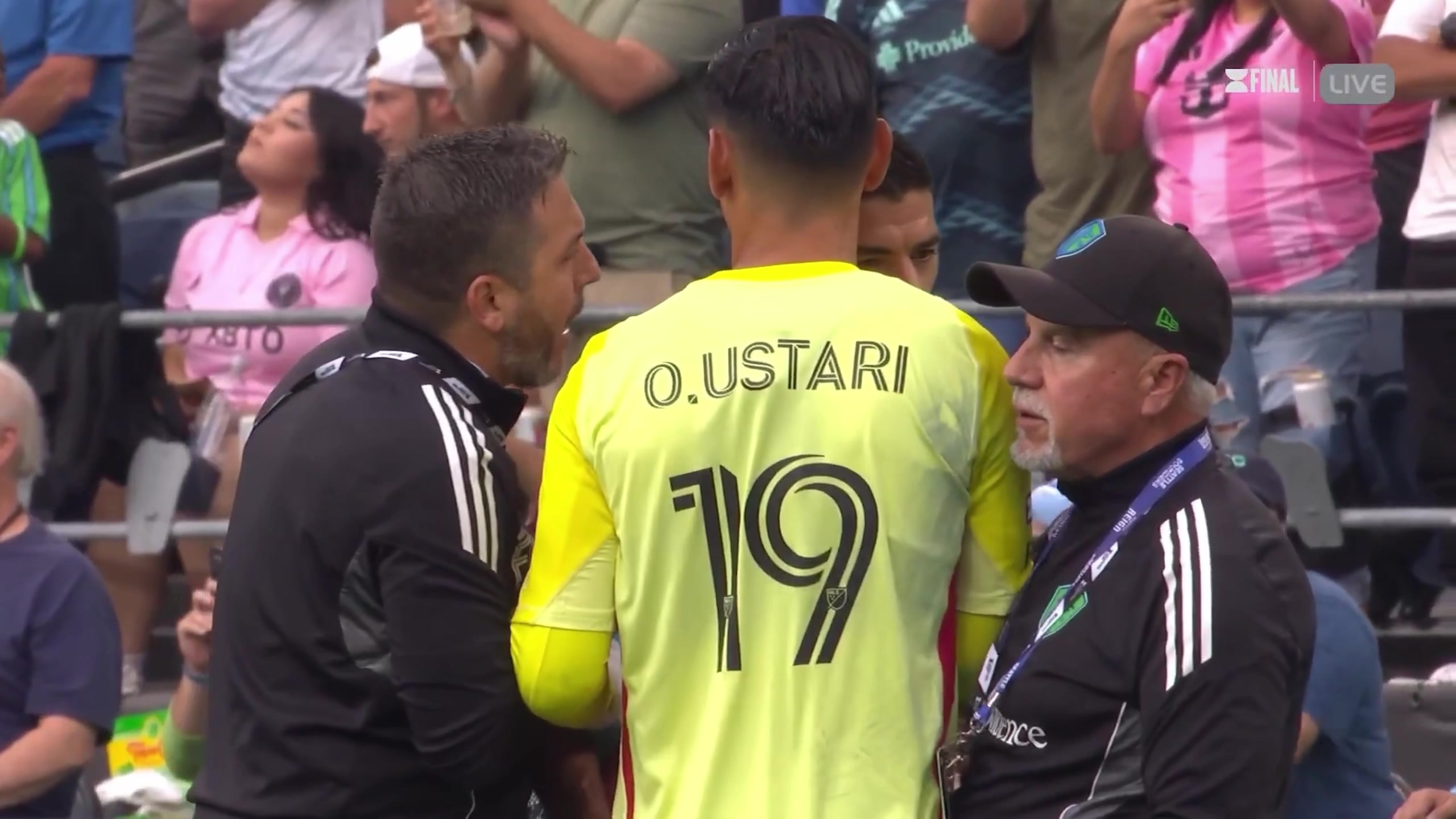 追夢和巴特勒訓練后喊話：勇士這賽季會拿下冠軍！庫里：????