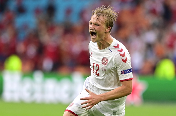 記者：安德萊赫特27歲前鋒多爾貝里接受阿賈克斯體檢