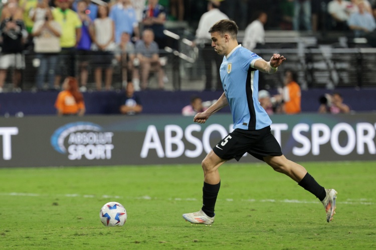 烏加特：以球員實(shí)力烏拉圭可以踢出頂級(jí)水平 我渴望贏(yíng)得曼聯(lián)首發(fā)