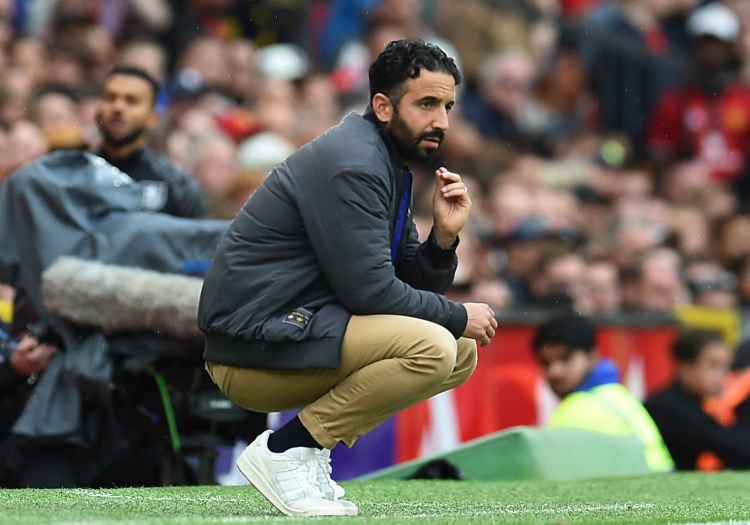 ??卡拉格：阿莫林要不是長(zhǎng)得很帥，可能早就被曼聯(lián)解雇了