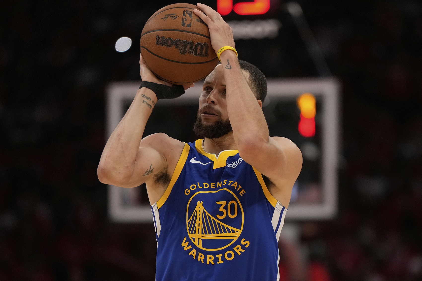 庫里談三分球：現(xiàn)在是籃球史上技術(shù)最全面的一個(gè)時(shí)代