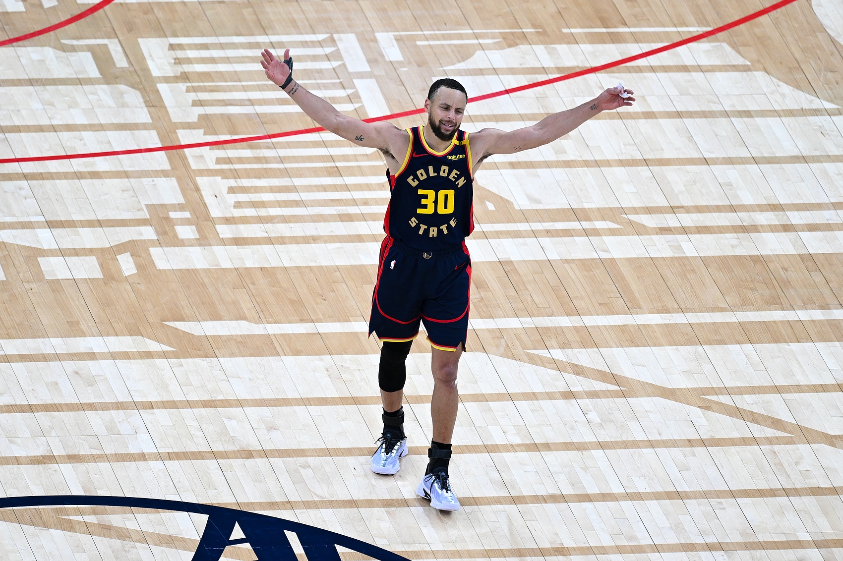 庫里：孩子們需要時刻準備好迎接自己的時刻 這適用于所有難關