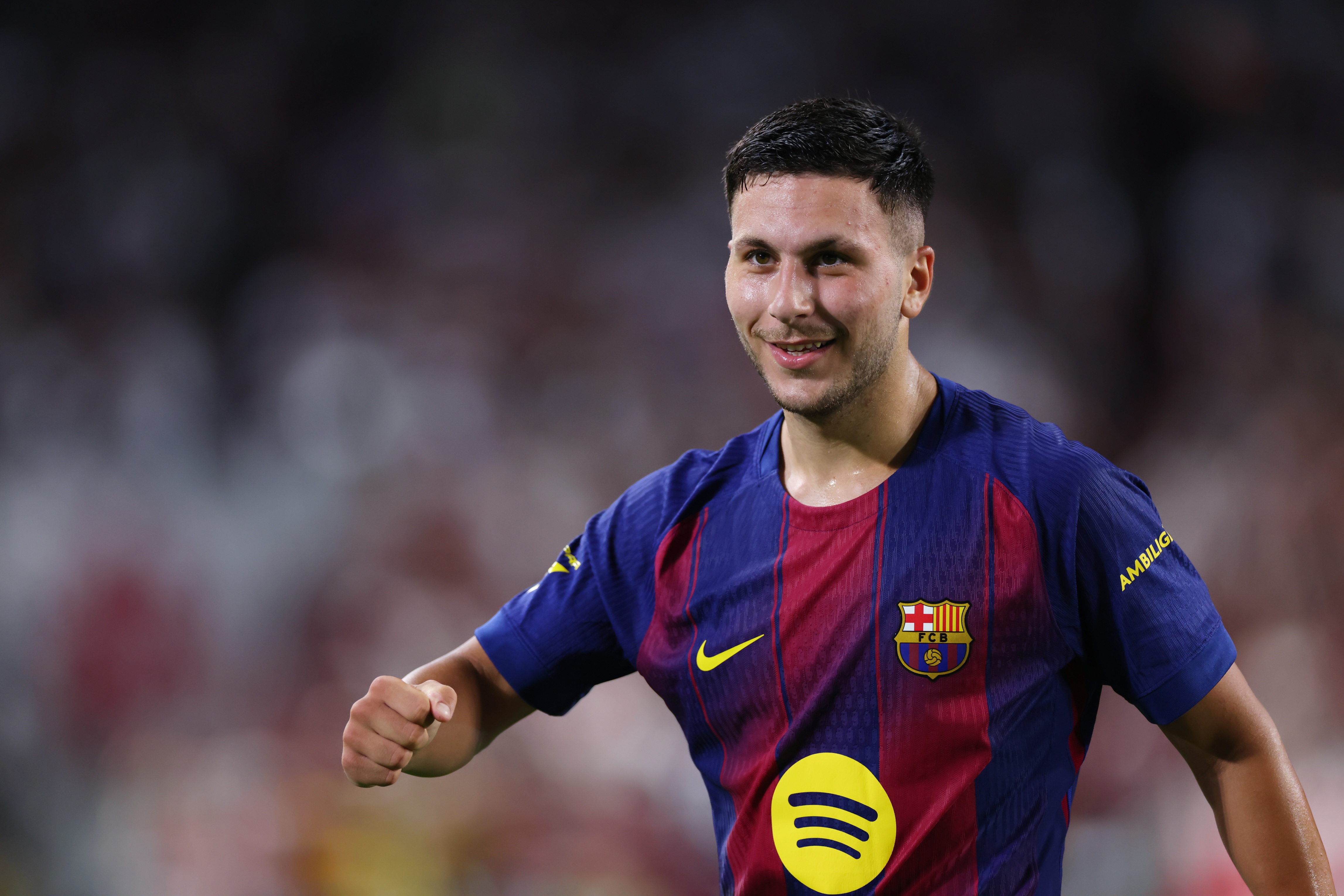 巴德吉迎來巴薩首秀，他是巴薩在西甲聯(lián)賽中使用的第700名球員