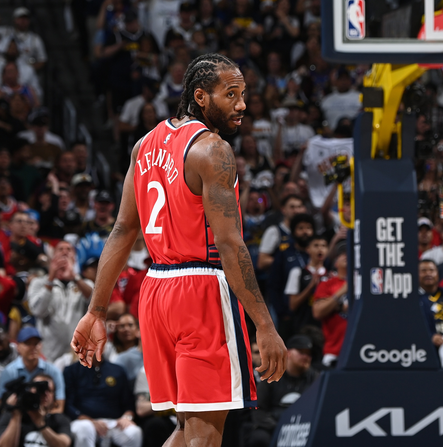 ESPN：多位總經(jīng)理和高管認為 萊昂納德預(yù)計會履行完剩余合同