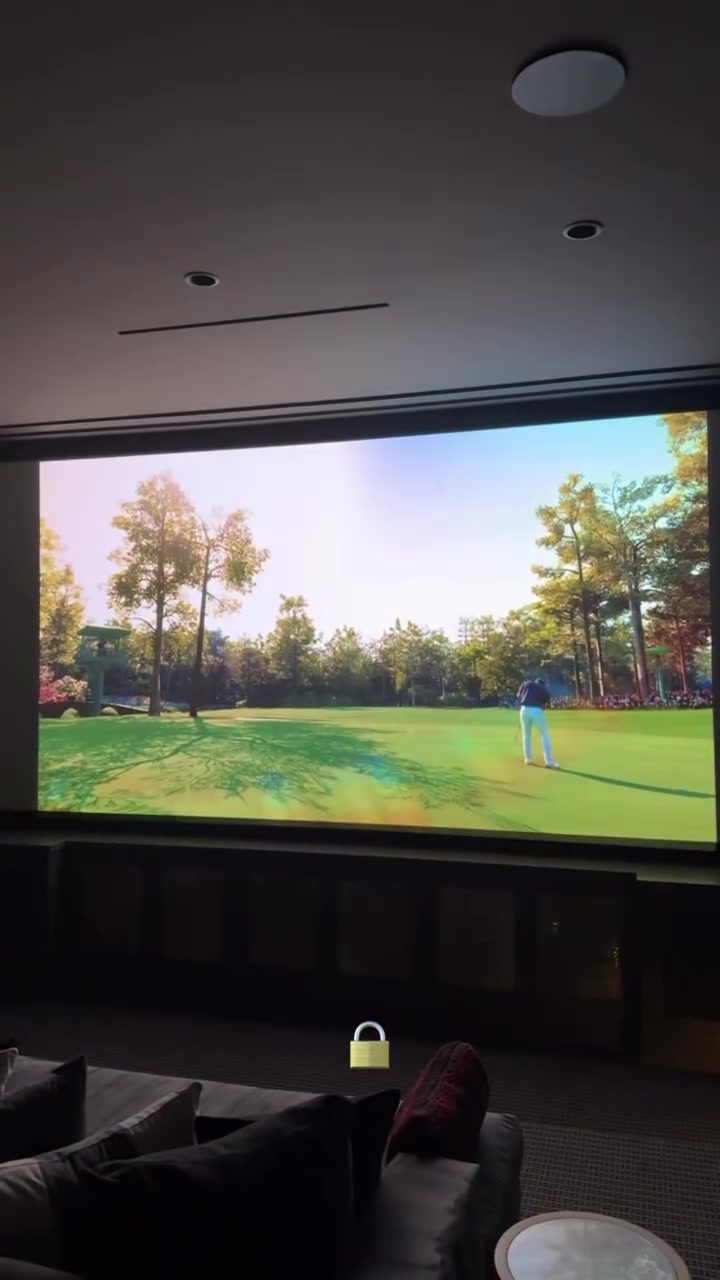 線上線下愛不釋手！詹姆斯曬自己玩高爾夫大師賽游戲畫面