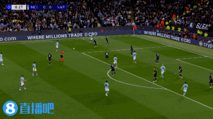 隔壁也有門神！曼城半場多次危險攻門，瓦尼亞屢獻精彩撲救