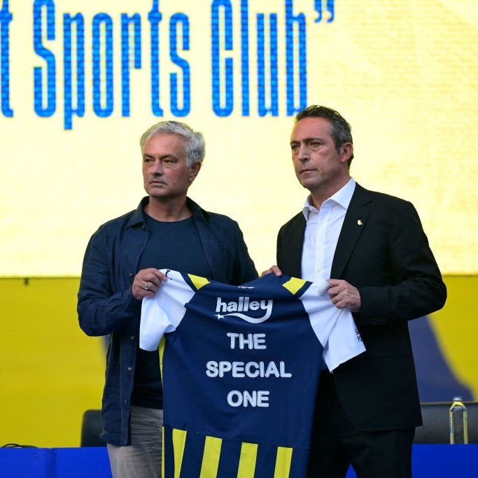 費內(nèi)巴切主席回應(yīng)穆帥：自貶身價！將出局歸咎于一名球員是不對的