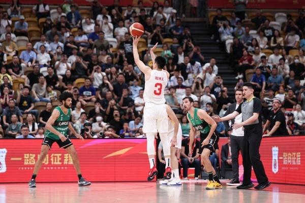 去年今天：胡明軒三分穿云箭壓哨絕殺 中國熱身賽復(fù)仇尤文圖特