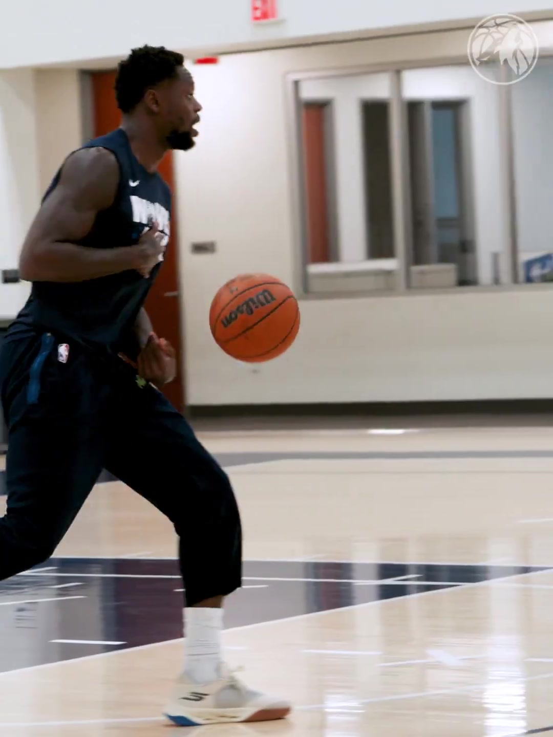 球隊兩大攻堅利器！森林狼官推曬愛德華茲和蘭德爾一起訓(xùn)練視頻