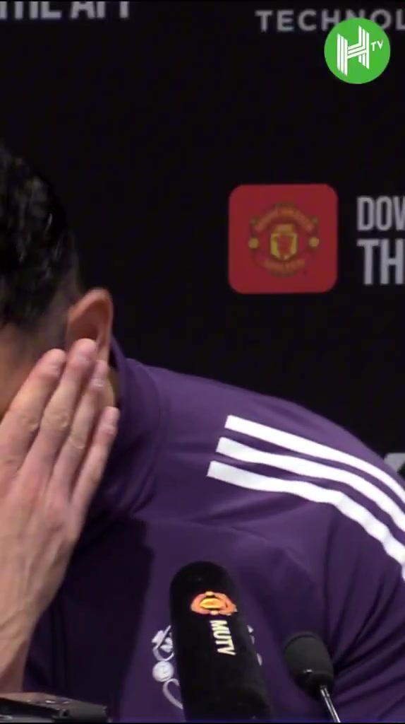 阿莫林回應(yīng)教皇梗：??那只是個(gè)玩笑，下場(chǎng)贏了我會(huì)再講一個(gè)