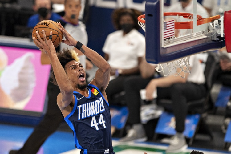 NBA生涯場(chǎng)均2分1.1板！Scotto：灰熊與小查理-布朗達(dá)成了簽約協(xié)議