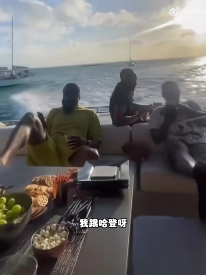 雷霆三少你更愿意和誰交朋友？楊侃團(tuán)隊：哈登啊 他能帶我大撒幣