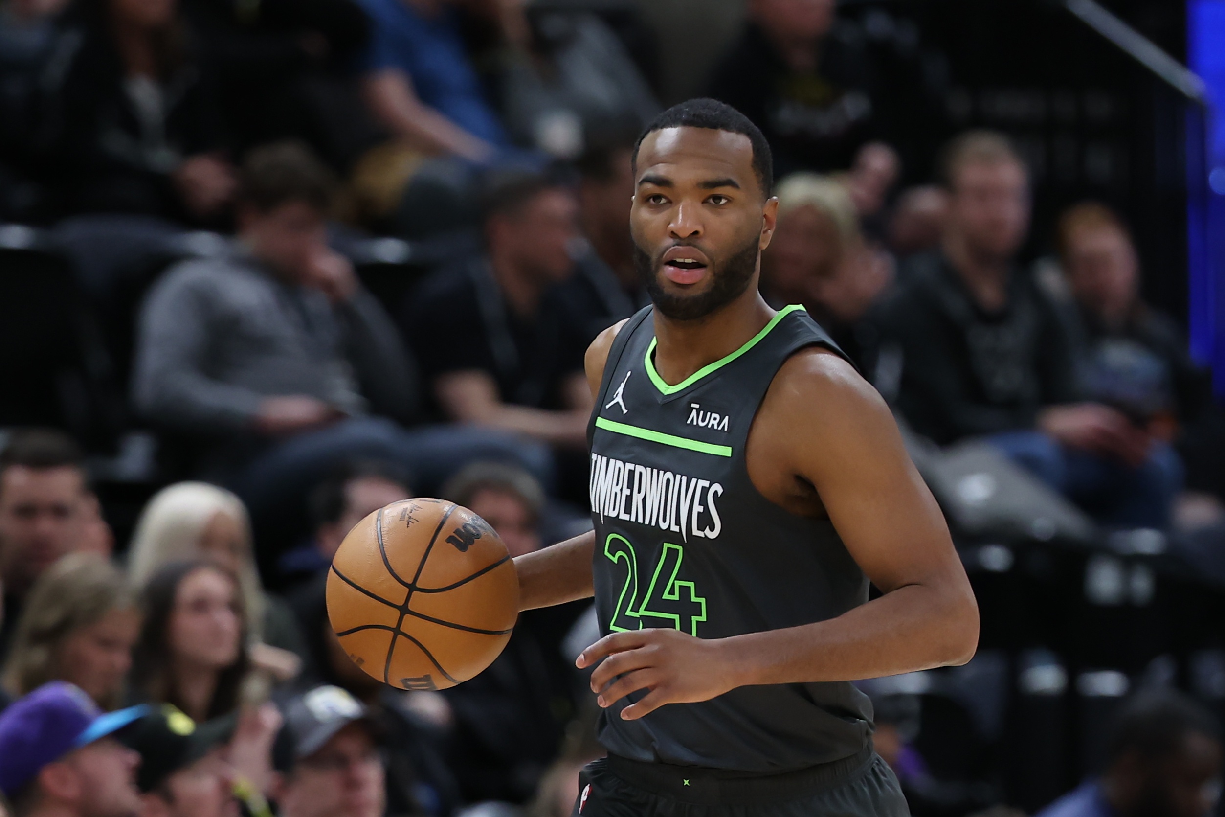 對陣76人曾單場轟53分！媒體人：TJ-沃倫將代表廣州打NBA季前賽