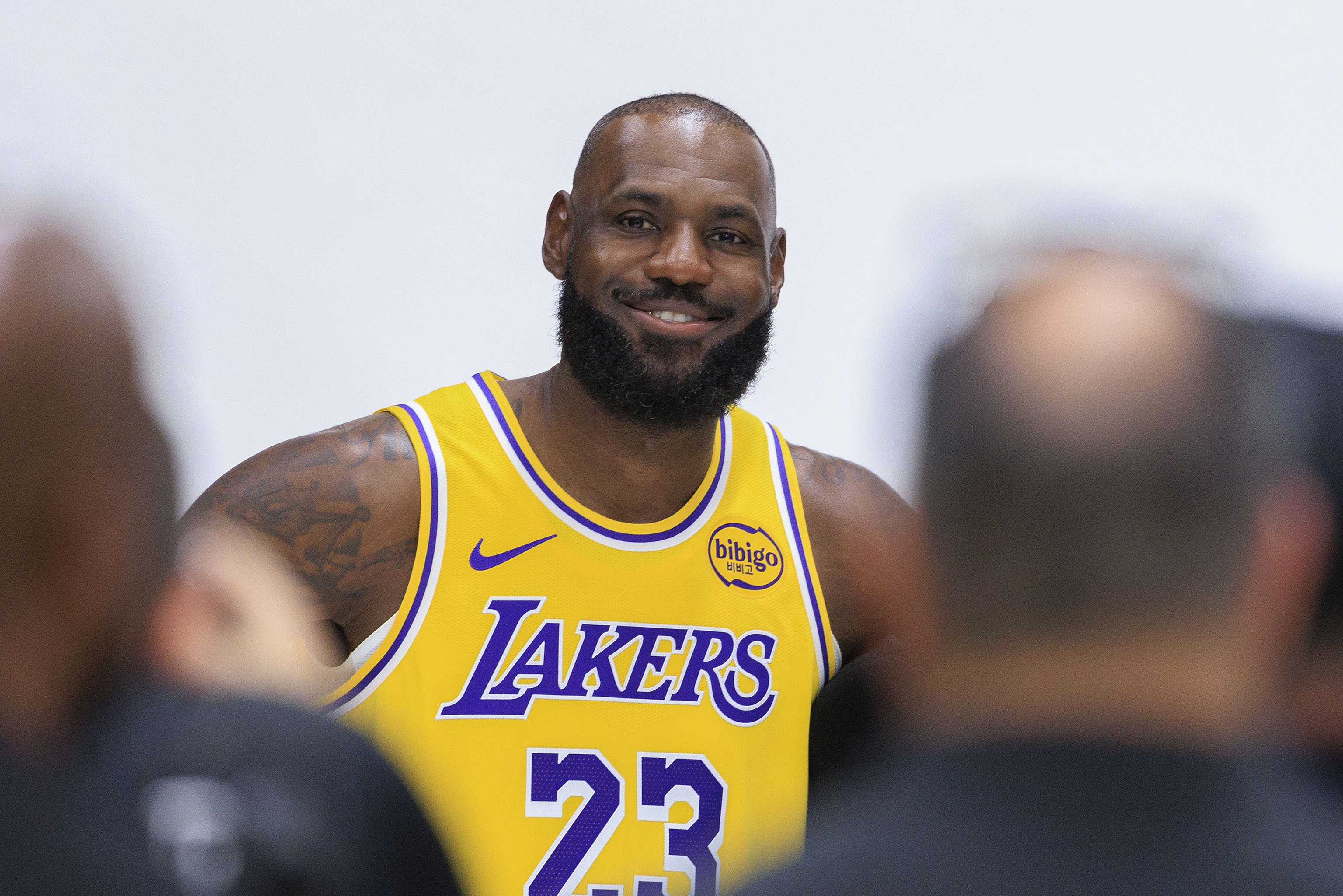 詹姆斯：8歲時(shí)參與體育改變了我的出身 是體育讓我離開了貧民區(qū)